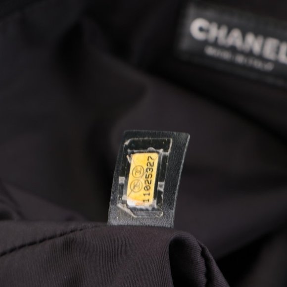 Chanel Messenger Bag - Picture 5 of 8